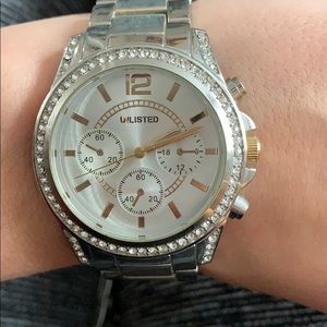 Unlisted watch with no battery.